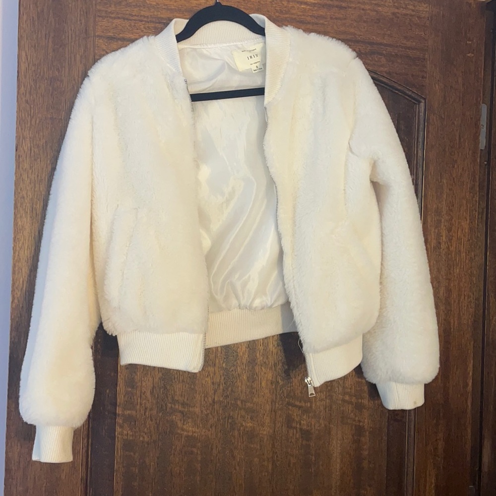 Iris, fluffy coat jacket